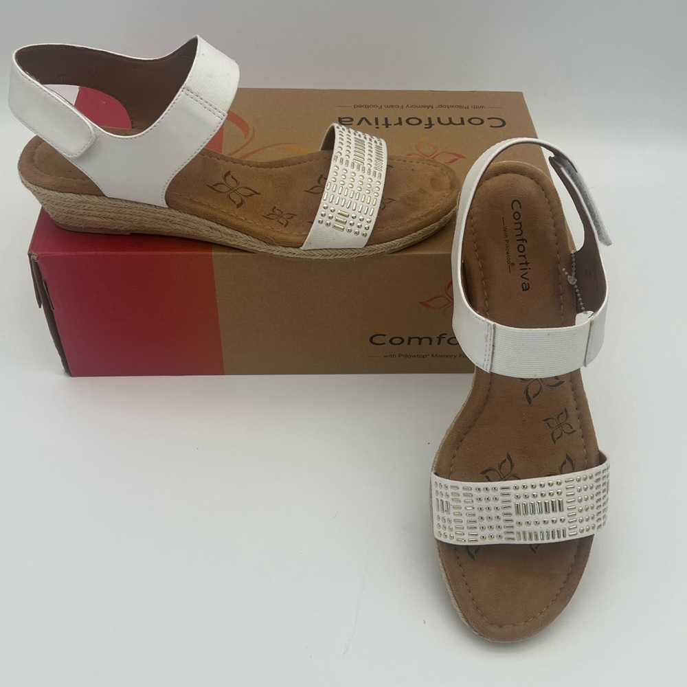 Comfortiva Women's Cream Gold stud stoned comfort memory foam Sandals size 11 - Picture 6 of 8